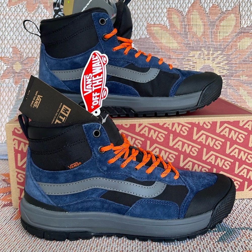 Vans Men’s Ultrarange Exo
Dress Blues/Black
VN0A5KS5LKV
Sneakers Hiking B…
